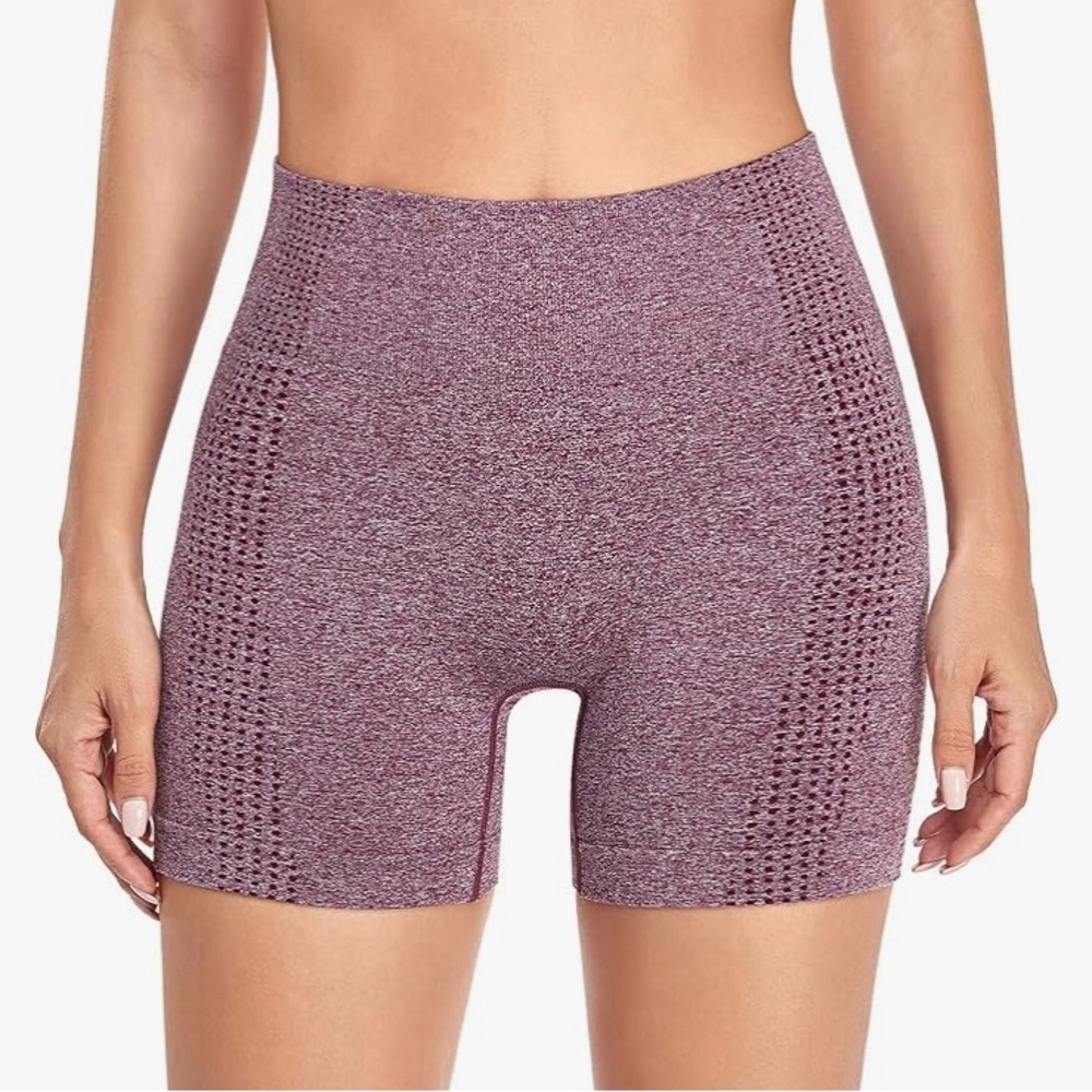 NEW - Yoga Basic 3pcs Seamless High Stretch Sports Shorts. Medium. - Picture 2 of 7